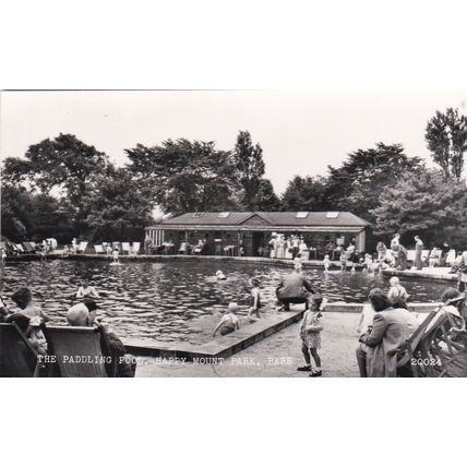 EC764 BARE - PADDLING POOL, HAPPY MOUNT PARK . R/P POSTCARD