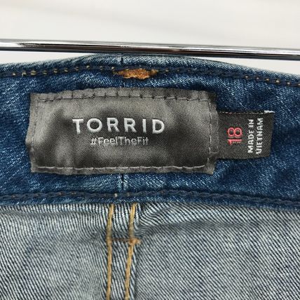 Torrid High Rise 5" Stretch Denim Shorts Size 18 Distressed Button Fly Blue
