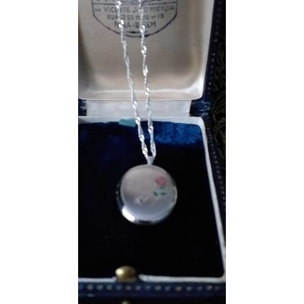 Vintage 1980-s 925 Sterling Silver Locket Pendant MUM & 18 Inch Chain.