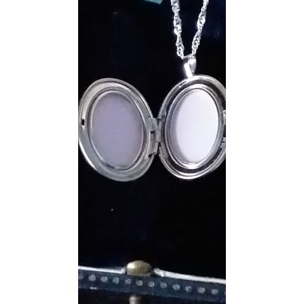 Vintage 1980-s 925 Sterling Silver Locket Pendant MUM & 18 Inch Chain.