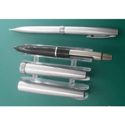 Lady Sheaffer 620 Brushed Steel With Florentine Fountain Pen & Pencil Boxed Set