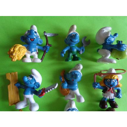 Job lot of 10 smurfs banjo cowgirl smurfette apple lion tamer set1