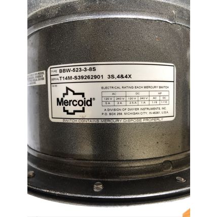 NEW DWYER BBW-523-3-8S PRESSURE SWITCH DIFFERENTIAL DUAL TUBES,BB