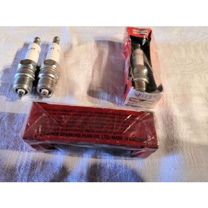 New, Original, 4 x Champion Spark Plugs, BL9Y - Cars, Classic Cars