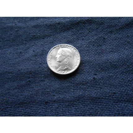 1975 ( UNC ) HUNGARY 5 FILLER COIN.