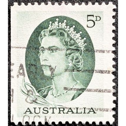 STAMP AUSTRALIA SG354 1963 5d Queen Elizabeth II Used