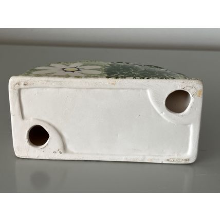 CERAMIC DAISY NAPKIN HOLDER