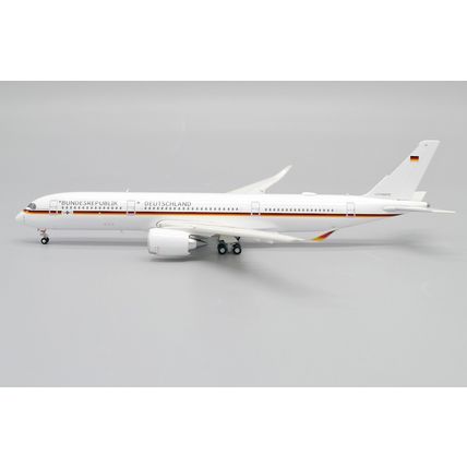 JC WINGS JCLH4246A 1/400 GERMAN AIR FORCE A350 REG: 10+01 FLAP DOWN W/ANTENNA
