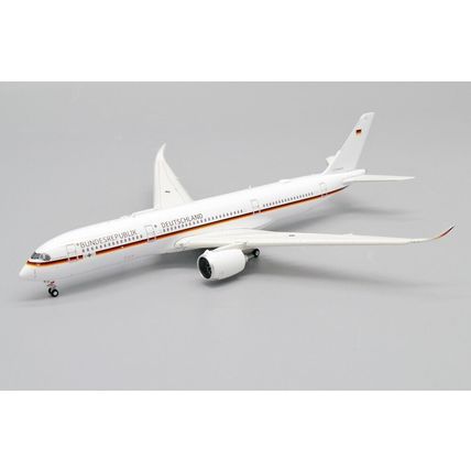 JC WINGS JCLH4246A 1/400 GERMAN AIR FORCE A350 REG: 10+01 FLAP DOWN W/ANTENNA