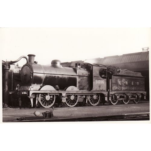 Railway Photo LNER J11 5016 Staveley Shed GCR Robinson 9J Pom-Pom 0-6-0 Loco MPD