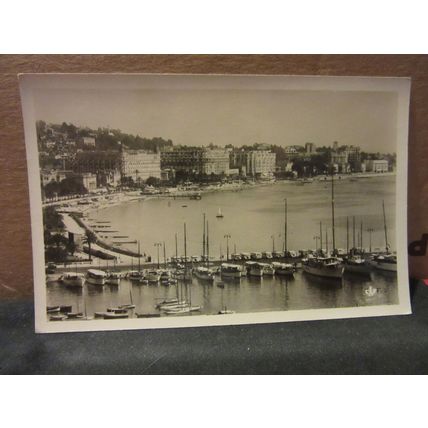 BEACH AND HOTELS, CANNES, FRANCE unused vintage postcard RP #