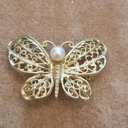 Gold Tone Butterfly Pearl Brooch