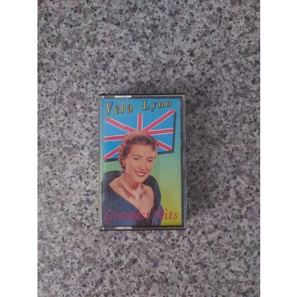 Vera Lynn – Greatest Hits (MC32047) (Cassette)