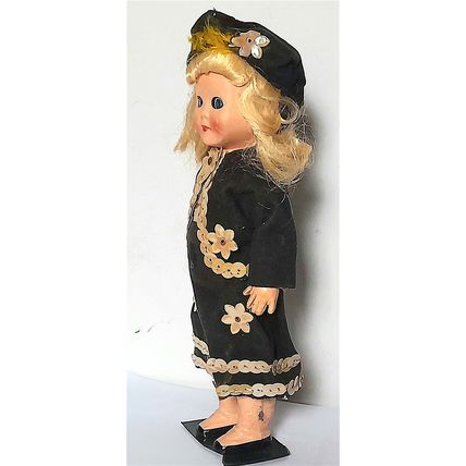 ALINA ** DOLL - E. EUROPEAN in TRADITIONAL DRESS - dark brown - 17 cm VERY GOOD