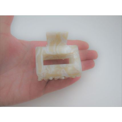 Medium/large shimmering marbled vanilla blonde white hair claw clip