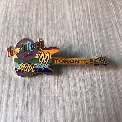 Hard Rock Cafe TORONTO 1999 GAY PRIDE Rainbow GUITAR PIN '99 Badge MINT