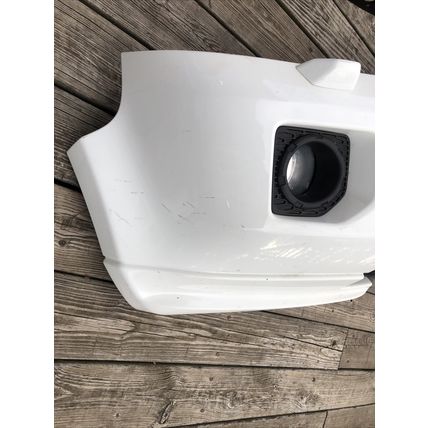 2011-2012 Land Rover LR2 Front Bumper Cover + Fog Lights LR034177 Fiji White OEM