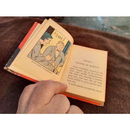 Big Little Book Dick Tracy Encounters Facey By Paul S. Newman 6.5 FN+ Shape 1967