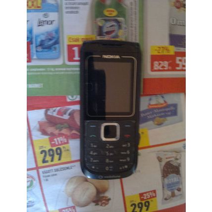 Nokia 1600 phone for sale, good and uses t-mobil hu card !