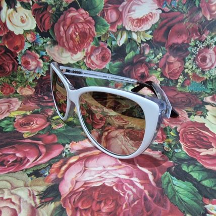 GUESS Women's Sunglasses White Cat Eye Frame GU7427 21C Mirror Lense 57-16-135mm