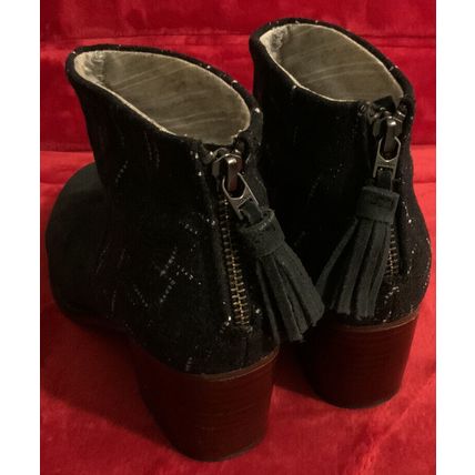 Toms US7 Women’s Suede Black Ankle Boots