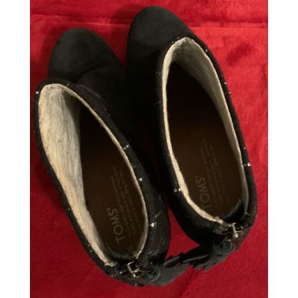 Toms US7 Women’s Suede Black Ankle Boots