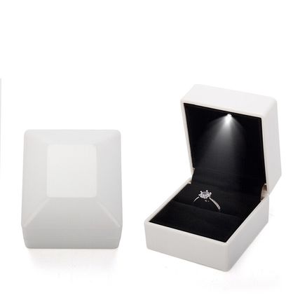 Diamond Ring Box with LED Light Velvet Jewelry Gift Wedding Proposal Engagement