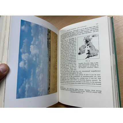 1952 NEW NATURALIST "CLIMATE & THE BRITISH SCENE" ILLUSTRATED HARDBACK BOOK (P4)
