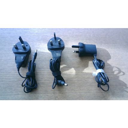 NOKIA 6303i Classic Mobile Phones - 2 + 3 Chargers + User Guide (Unchecked)