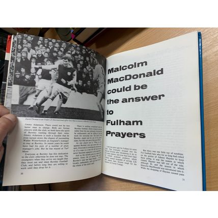1969 "KENNETH WOLSTENHOLME'S BOOK OF WORLD SOCCER" FOOTBALL HARDBACK BOOK (P4) B