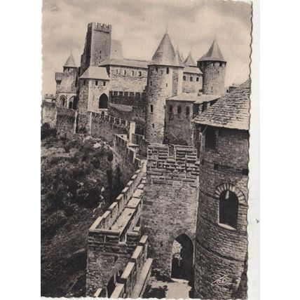 Carcassonne La Chateau et la Porte de L'Aude France Postcard unused creased