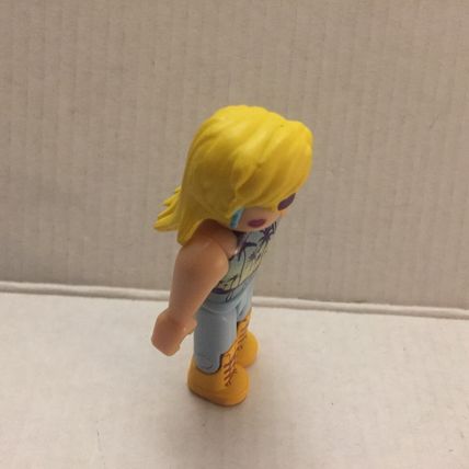 Roblox Celebrity Collection Series 4 Stylz Salon Purse Model with Purse Shades