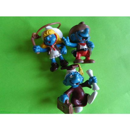 Job lot of 10 smurfs banjo cowgirl smurfette apple lion tamer set1