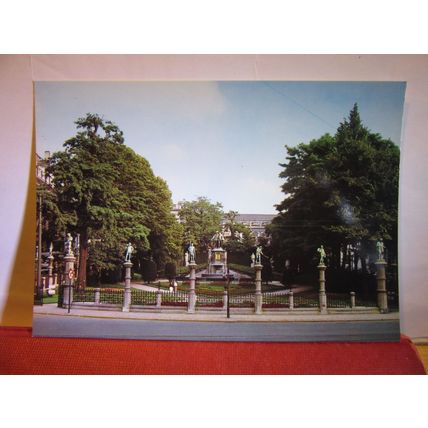SQUARE DU PETIT SABLON, BRUSSELS, Belgium unused postcard BRUXELLES dated 2000 #