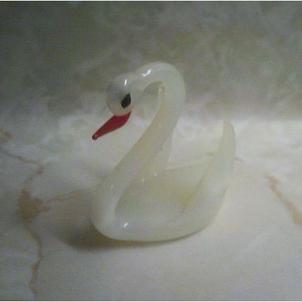 Glass White Swan mini figurine