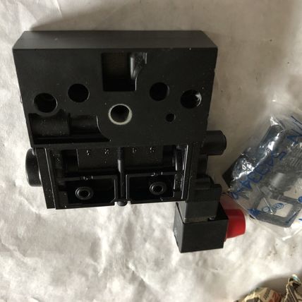 NEW NORGREN MK01GEG35ALPA 3-WAY PNEUMATIC VALVE SECTION,24VOLT,BP 11625294,AY