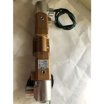 NEW VERSA VGG-4332-G-31-A120 PNEUMATIC SOLENOID VALVE 120VAC,TE