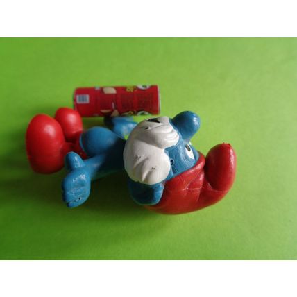 Custom made papa smurf with a pringles tube can