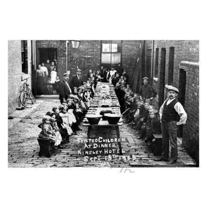ptc2476 - Yorks. - Kinley Hotel offer Refuge & Food to the Evicted - print 6x4