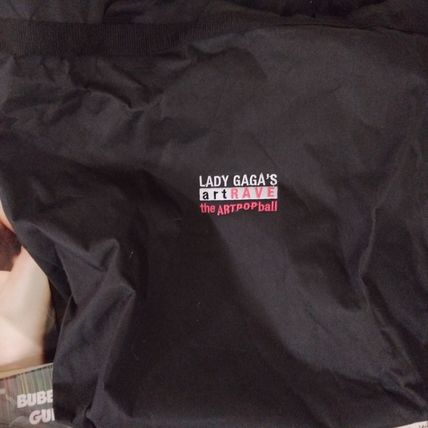 LADY GAGA.ART POP.TOUR MERCHANDISE/FAN PACK.