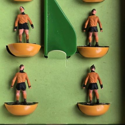 Subbuteo HW TEAM WOLVES DUNDEE UNITED COMPLETE SET Ref 77