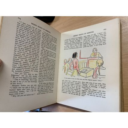 c1930 "COLLINS' SCHOOLGIRLS' ANNUAL" ILLUSTRATED LARGE HARDBACK BOOK (P5)