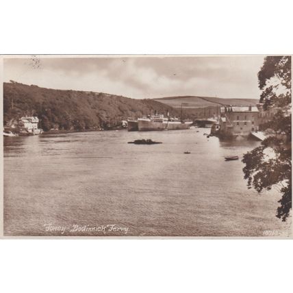 B894 FOWEY - BODINNICK FERRY PRINTED POSTCARD
