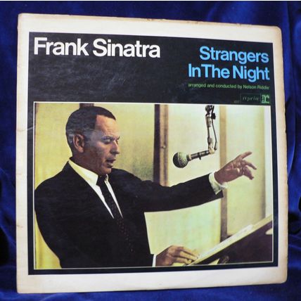 Frank Sinatra – Strangers In The Night - Reprise R1017