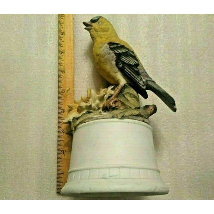 Vintage Gold Finch 8 1/2" Figurine Porcelain Bird Statue Hand Painted - KW5158