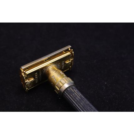 Vintage 1960’s Gillette Black & Gold Adjustable 1-9 Safety Razor 04