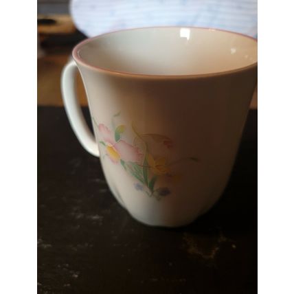 Fine Bone China Springfield Mug With Floral Design