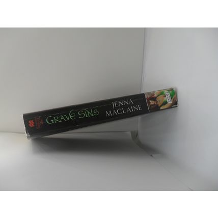 Grave Sins, by Jenna Maclaine US PB | St Martin 2009 | Very Good -