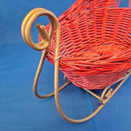 WICKER Metal Christmas SANTA SLEIGH Sled Woven Decor Tabletop Candy Bowl Basket