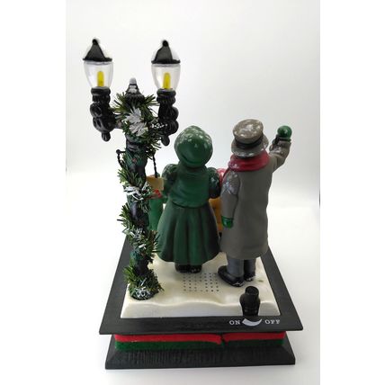 Vintage Holiday Creations Musical 1993 Dickens Christmas Caroling Scene Works!